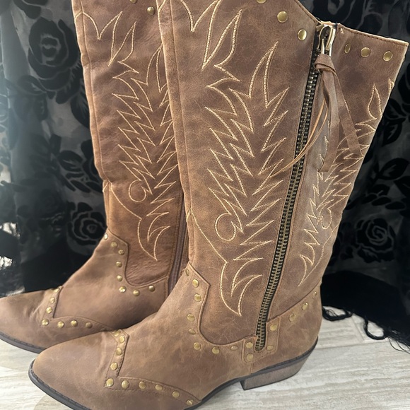 NWOT Women’s Coconut by Matisse cowboy boots. Size 9.5 - Picture 7 of 9